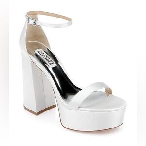 Badgley Mischka Party Embellished Buckle Platform Heels Ivory Satin 9.5 Bridal